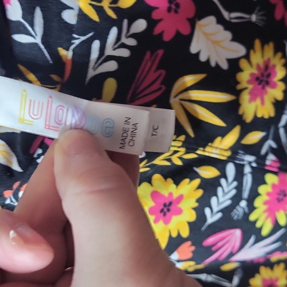 Halloween Lularoe leggings. Size TC. Never worm 💀 🍂 - Picture 3 of 3